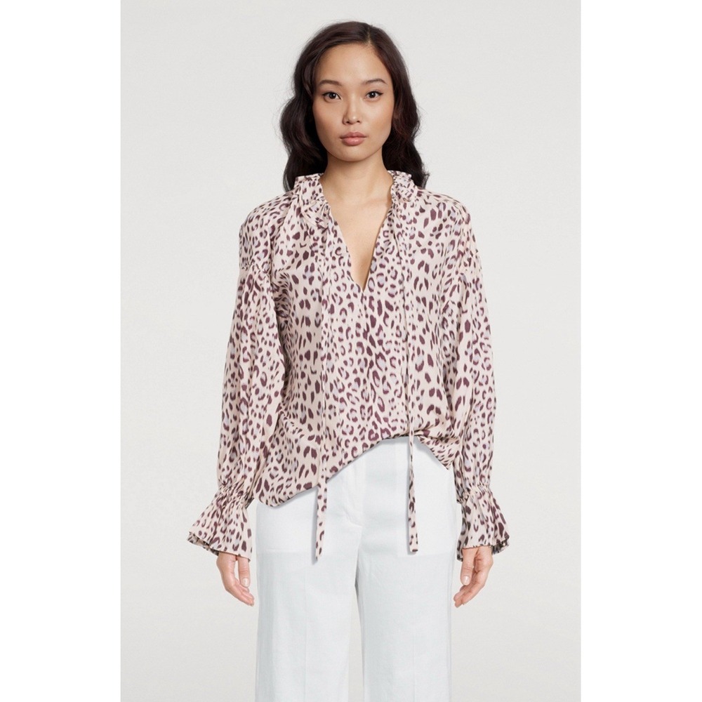 Equipment Femme Silk Farrah Peasant Leopard Blouse Woman Size Small New‎